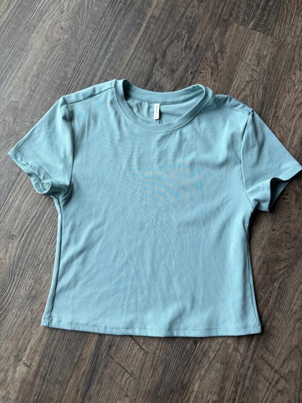 7 Diamonds Short Sleeve Cropped Tee in Storm Blue